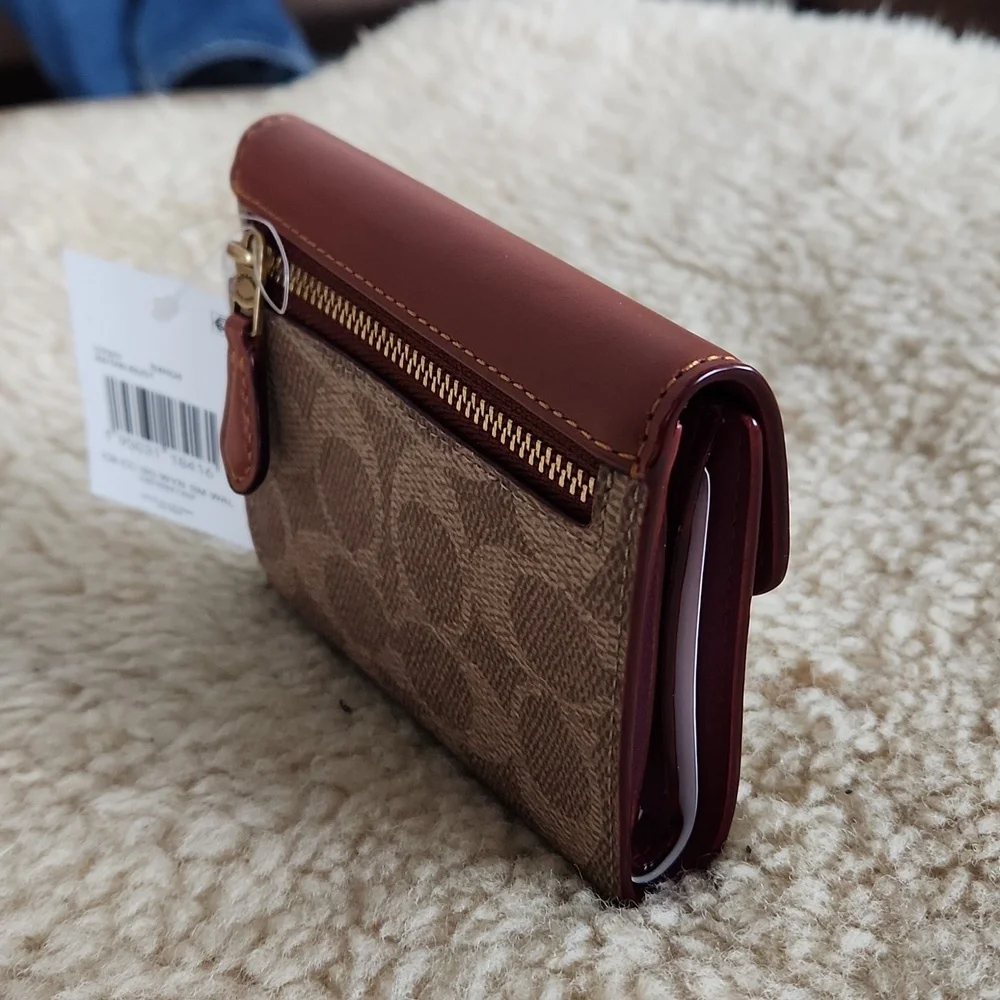 NWT Coach Colorblock Wyn Small Signature Leather Wallet 🤎🎁♥️ - Picture 5 of 16